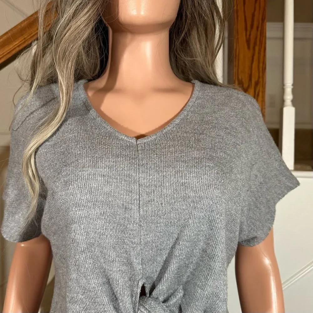 Gray knit twist front top - Picture 2 of 11